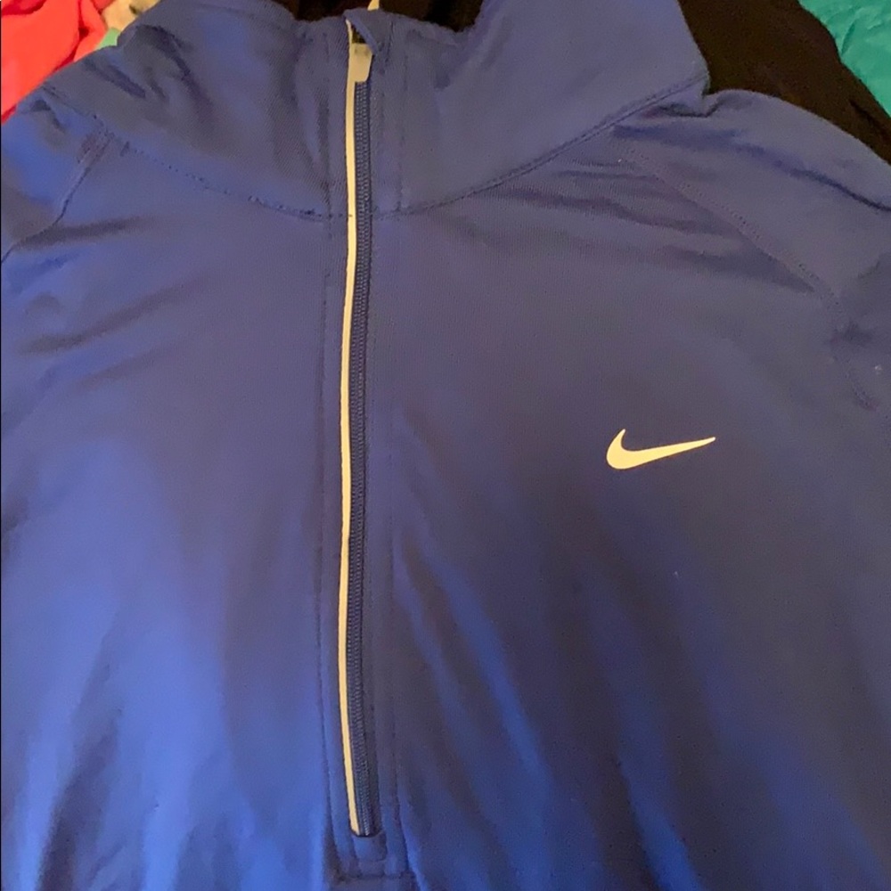 Nike Dri-Fit pullover - Picture 5 of 5